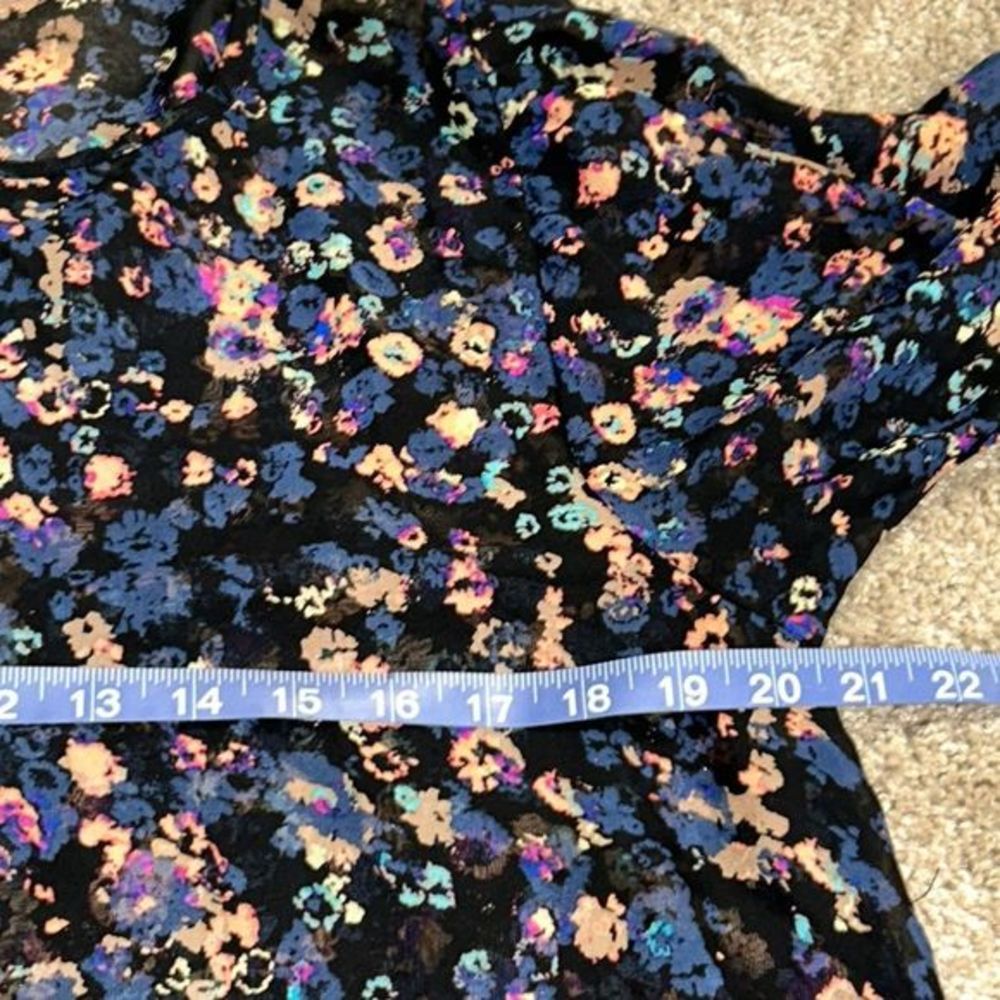 ‎Floral Top - Picture 3 of 7